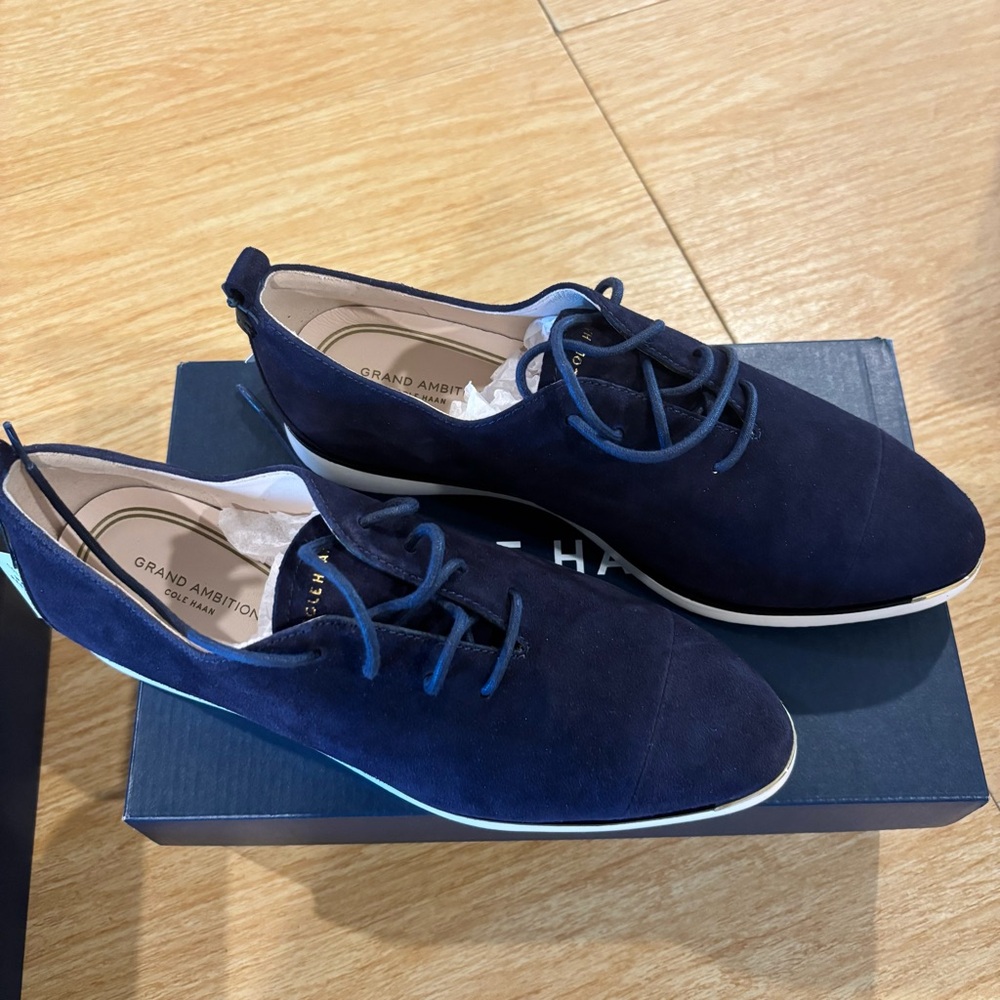 Cole Haan Women's Dark Blue Navy Suede Oxfords - slightly pointed toe